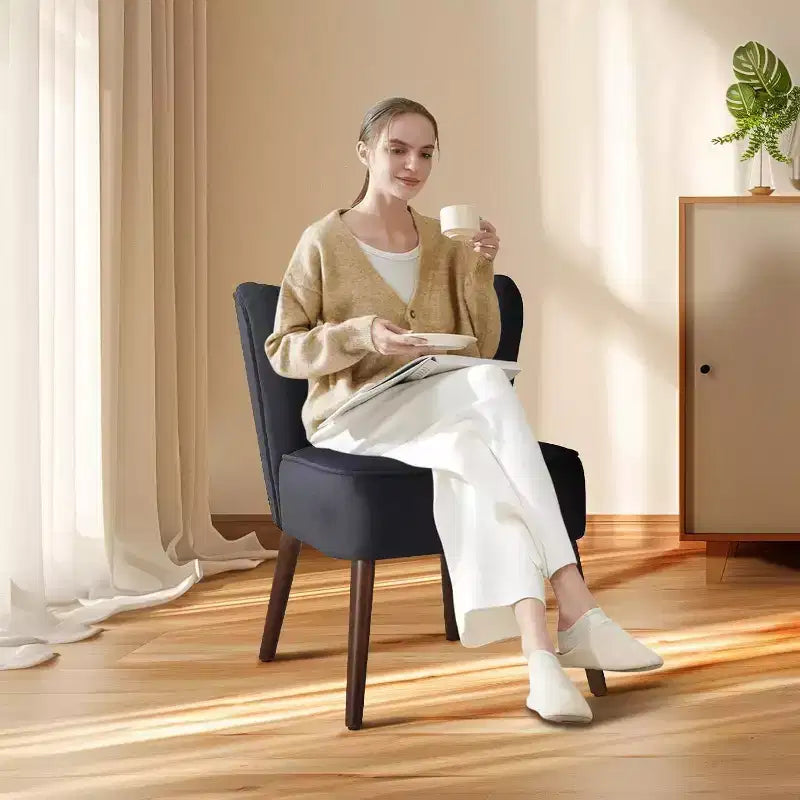 Fauteuil d'appoint moderne en velours avec pieds en bois et capitonnage cannelé