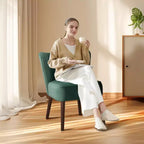 Fauteuil d'appoint moderne en velours avec pieds en bois et capitonnage cannelé
