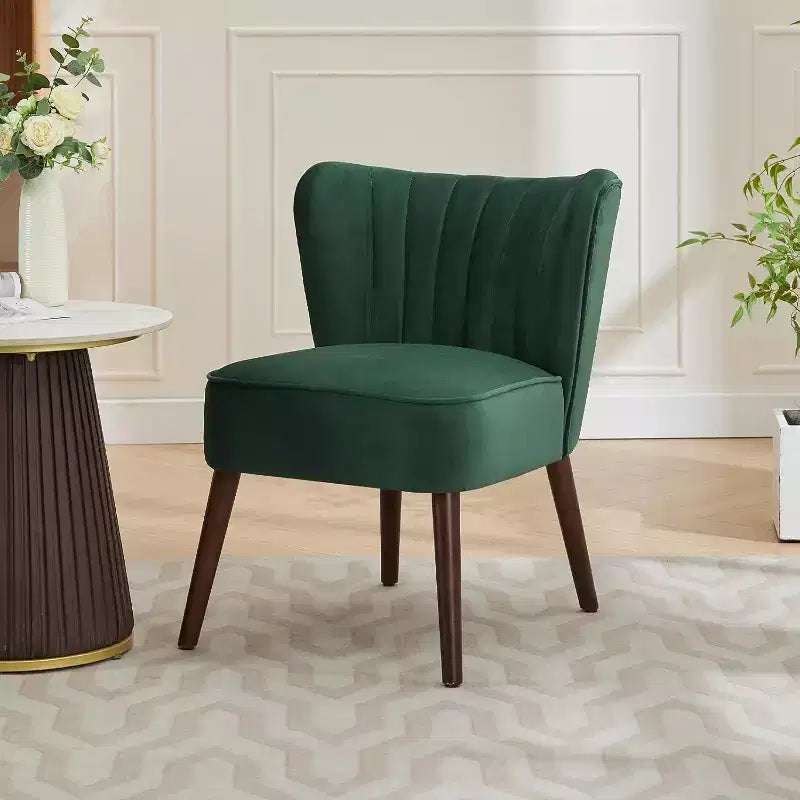 Fauteuil d'appoint moderne en velours avec pieds en bois et capitonnage cannelé