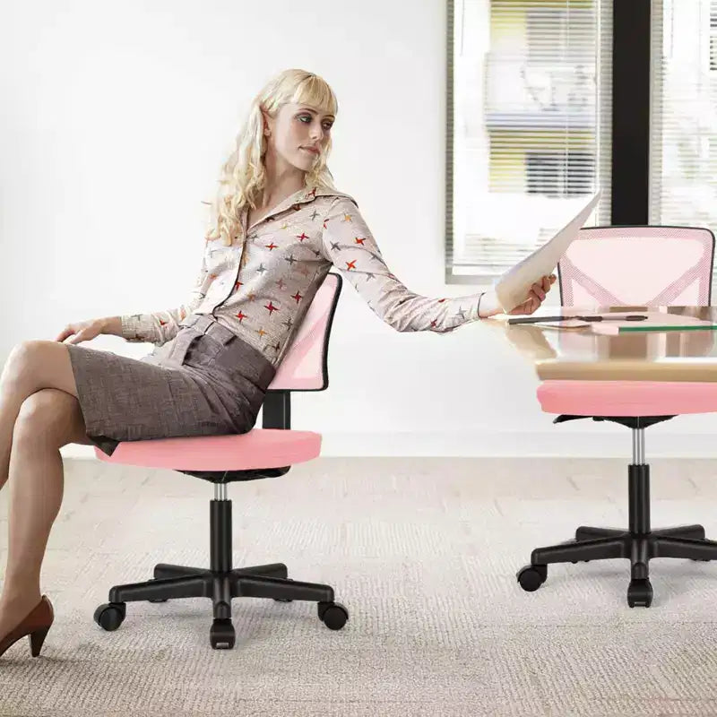 Chaise de bureau à roulettes ergonomique et moderne en maille à dossier bas