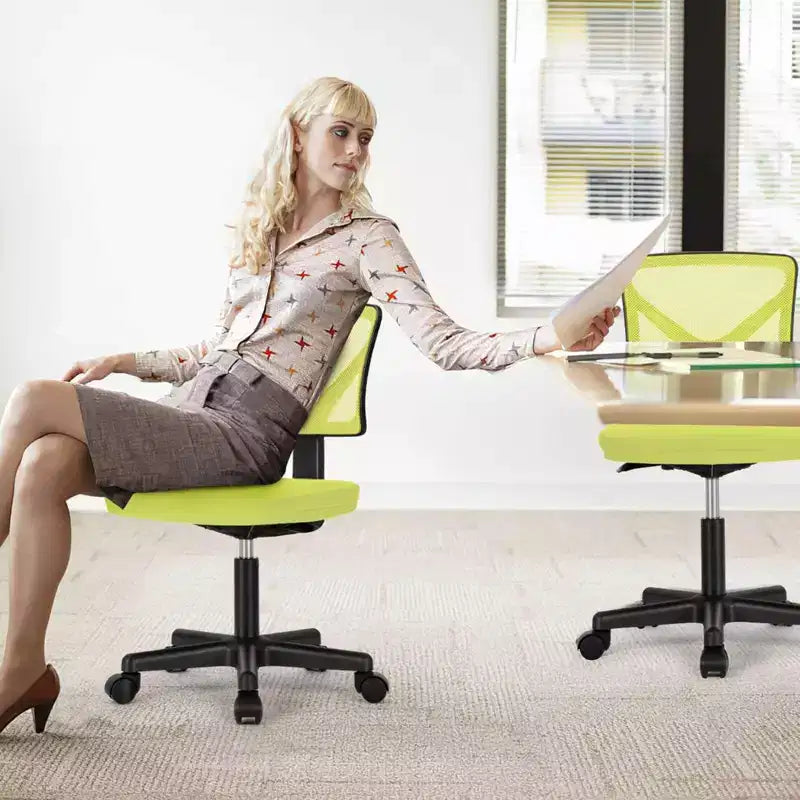 Chaise de bureau à roulettes ergonomique et moderne en maille à dossier bas