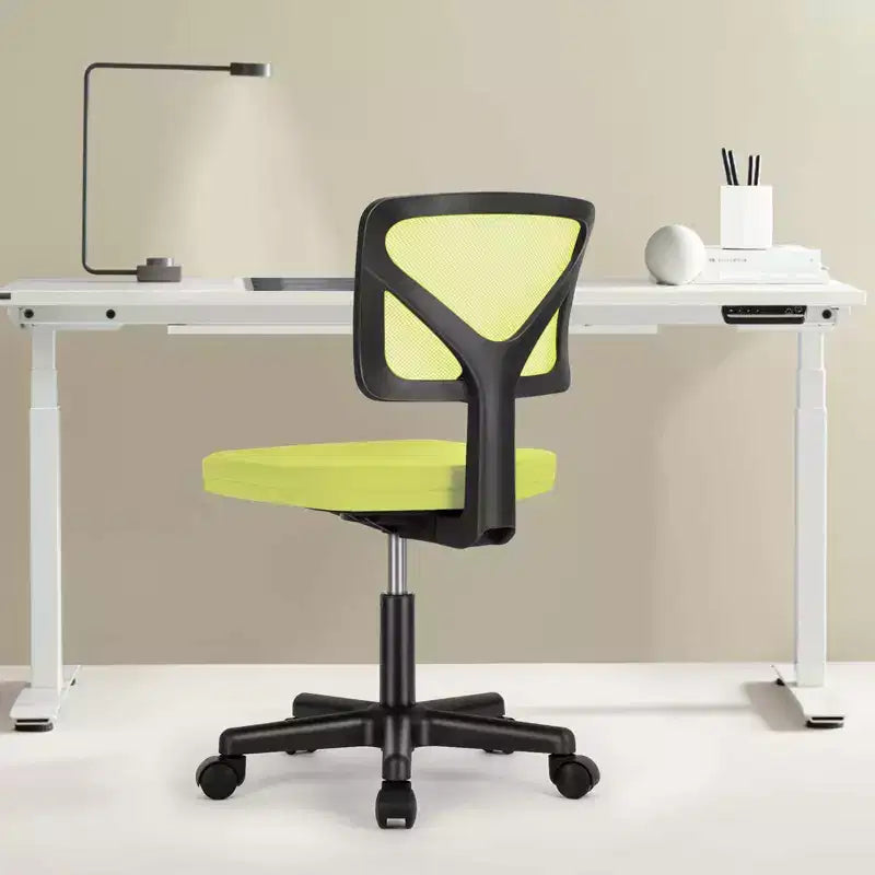 Chaise de bureau à roulettes ergonomique et moderne en maille à dossier bas