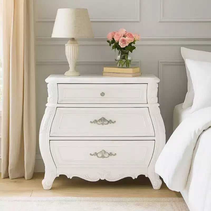 Table de chevet 3 tiroirs en bois massif blanc 31 po avec poignées en métal